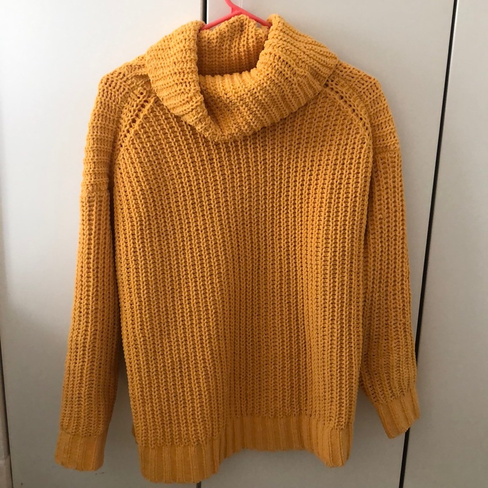Yellow Hollister sweater